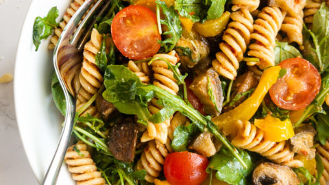 red pesto salad dressing RED PESTO CHICKEN SALAD You'll love the sweet, tomatoey salad dressing! FULL RECIPE https://pinchofnom.com/recipes/red-pesto-chicken-salad/ Our NEW cookbook Pinch of Nom: AIR FRYER Light & Easy is available to PRE-ORDER