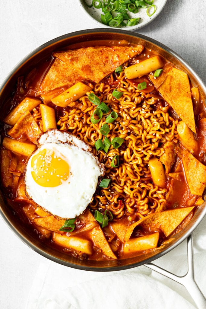 Rabokki (Korean Tteokbokki with Ramen) - Bites of Beri